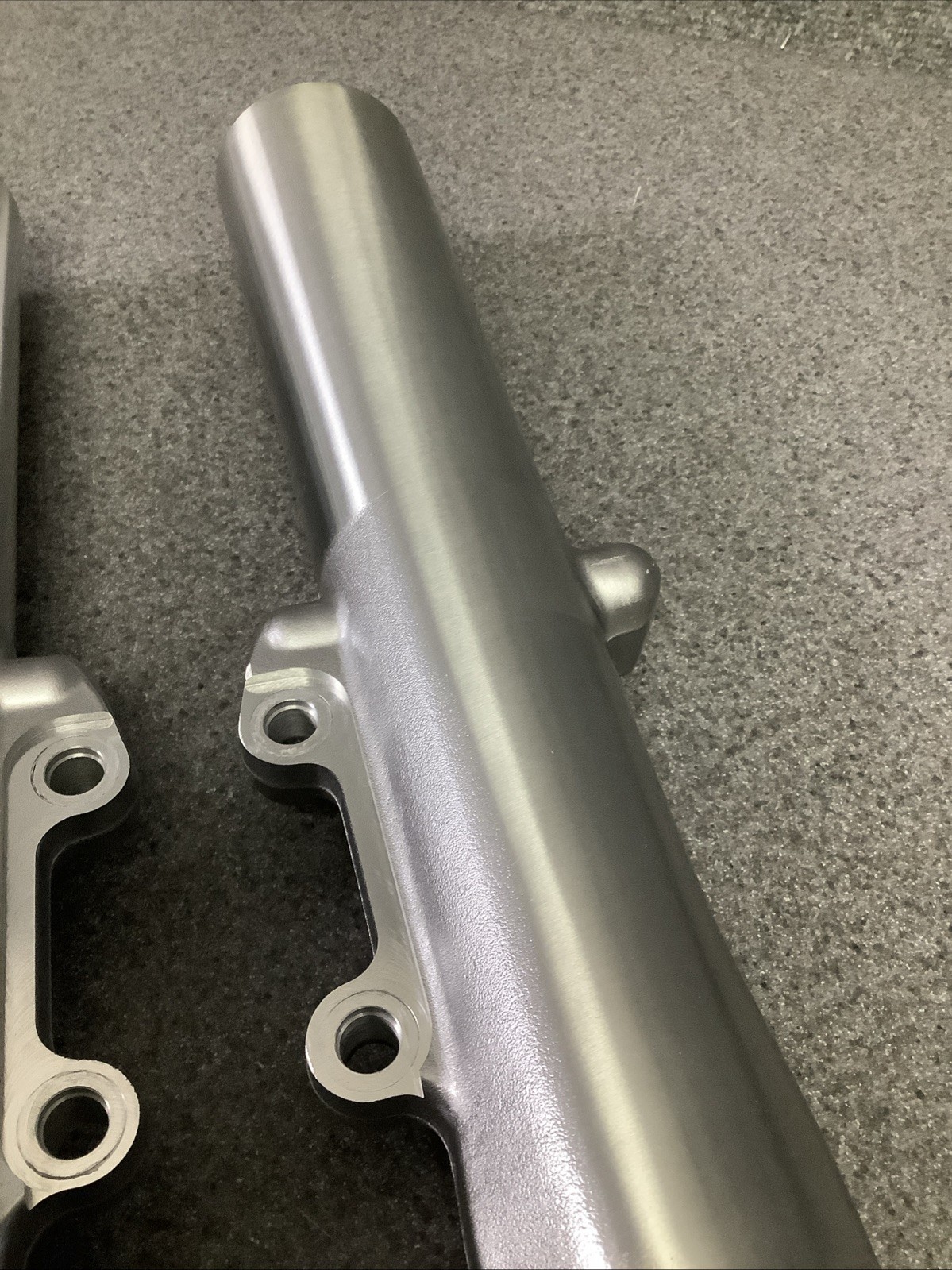 Harley Davidson 46495-06 / 46502-06 09-13 Touring Right Left Fork Slider (M56B)