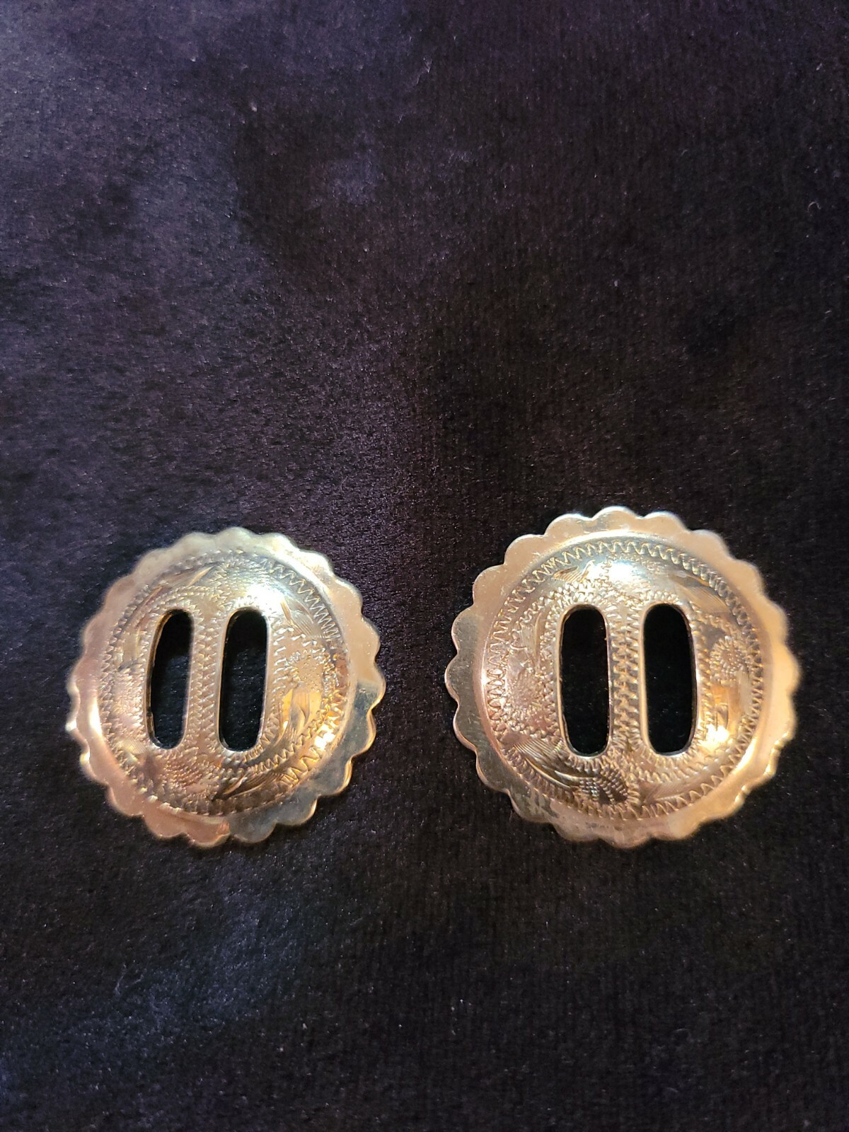 Montana silver slotted Conch 2 pc 1in dia. 1 pair new