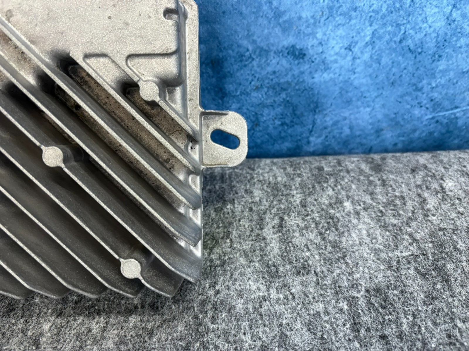 CHEVROLET CAMARO 2019-2024 BOSE RADIO SPEAKER AMPLIFIER OEM