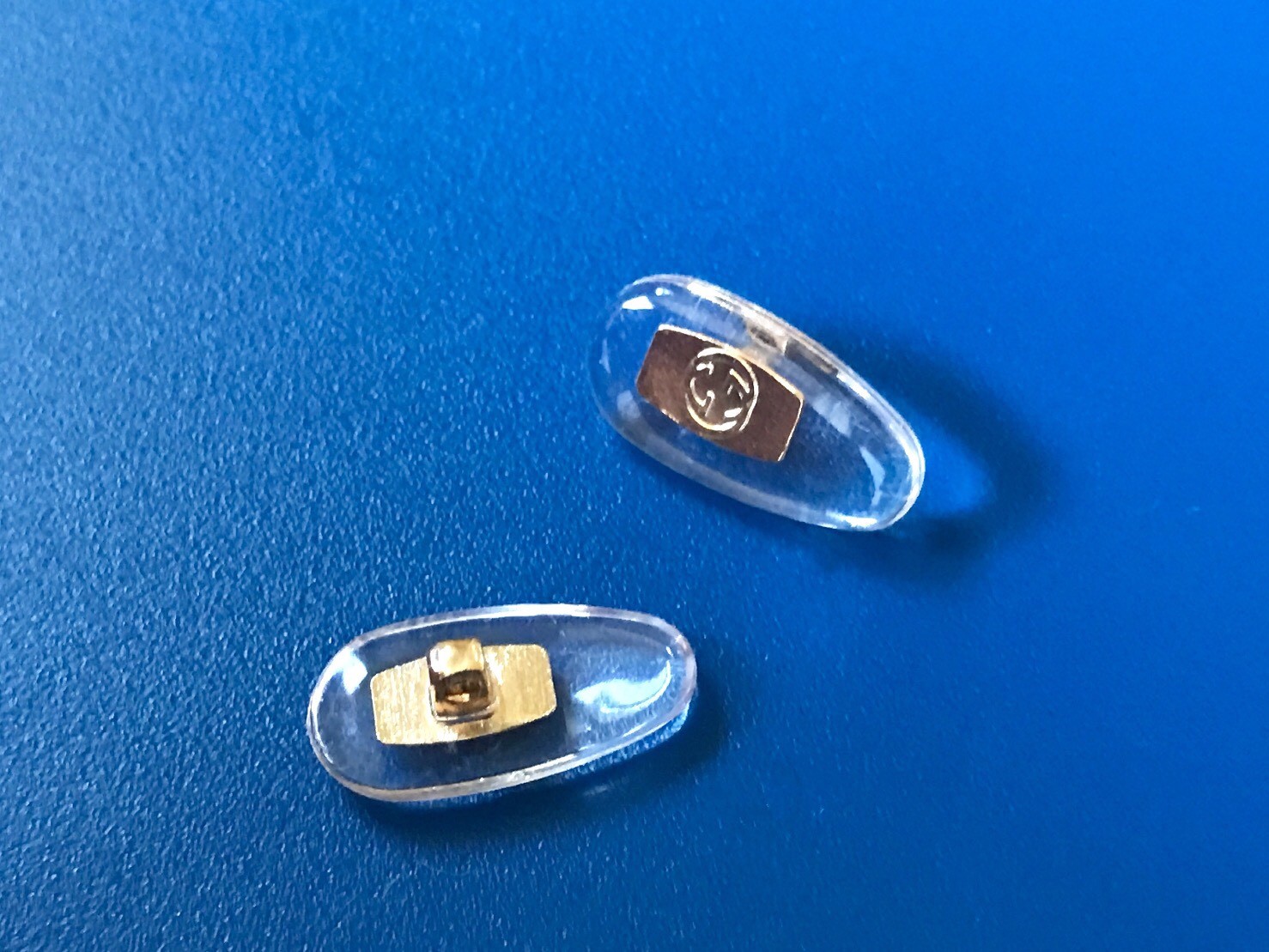 NEW Gold Gucci Replacement Silicone Nose Pads for Sunglasses Eyeglasses Screw-In