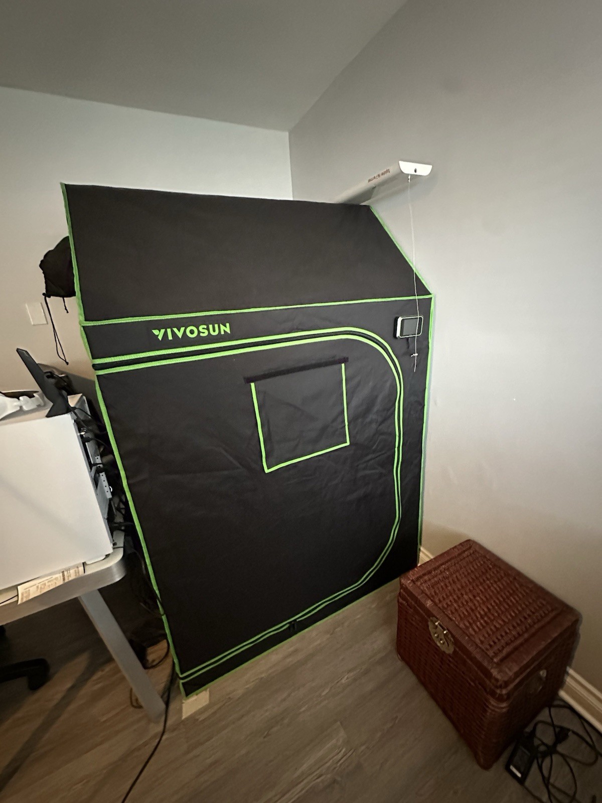 VIVOSUN 4x4 Grow Tent with Lights & Accessories, Black, Used