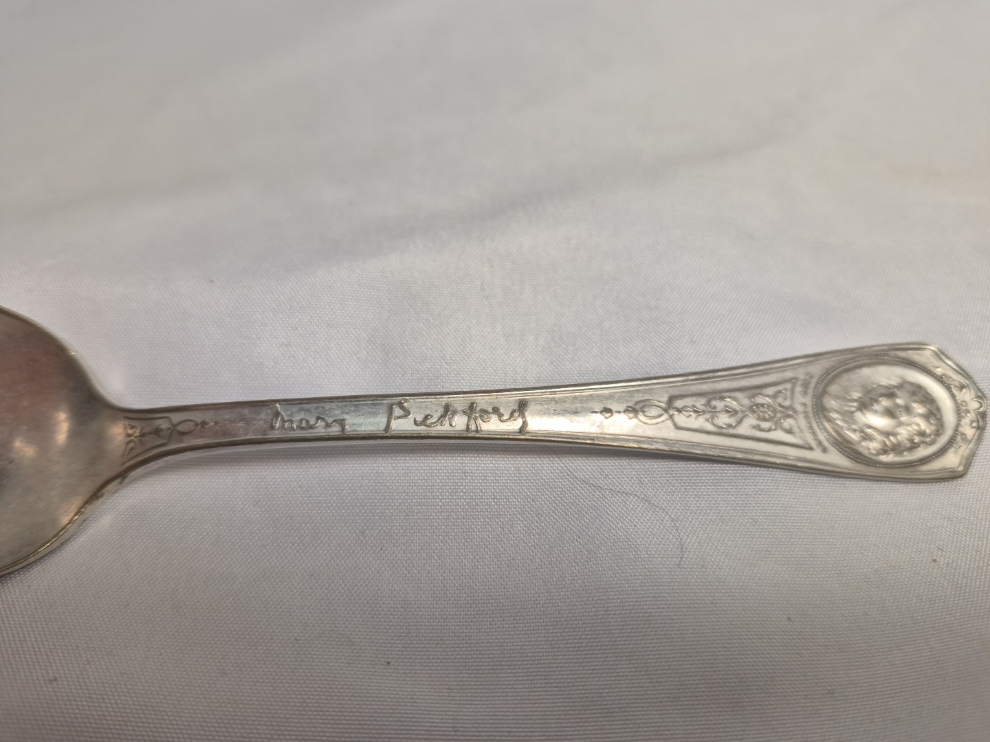 ANTIQUE Vintage Souvenir Spoon 6" ONEIDA COMMUNITY - MARY PICKFORD PAR PLATE