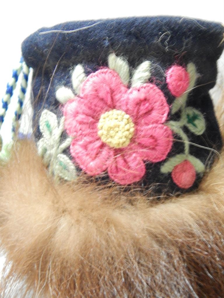 VINTAGE MID CENTURY CANADIAN N. CREE INDIAN HI TOP EMBROIDERED MUKLUKS MOCCASINS