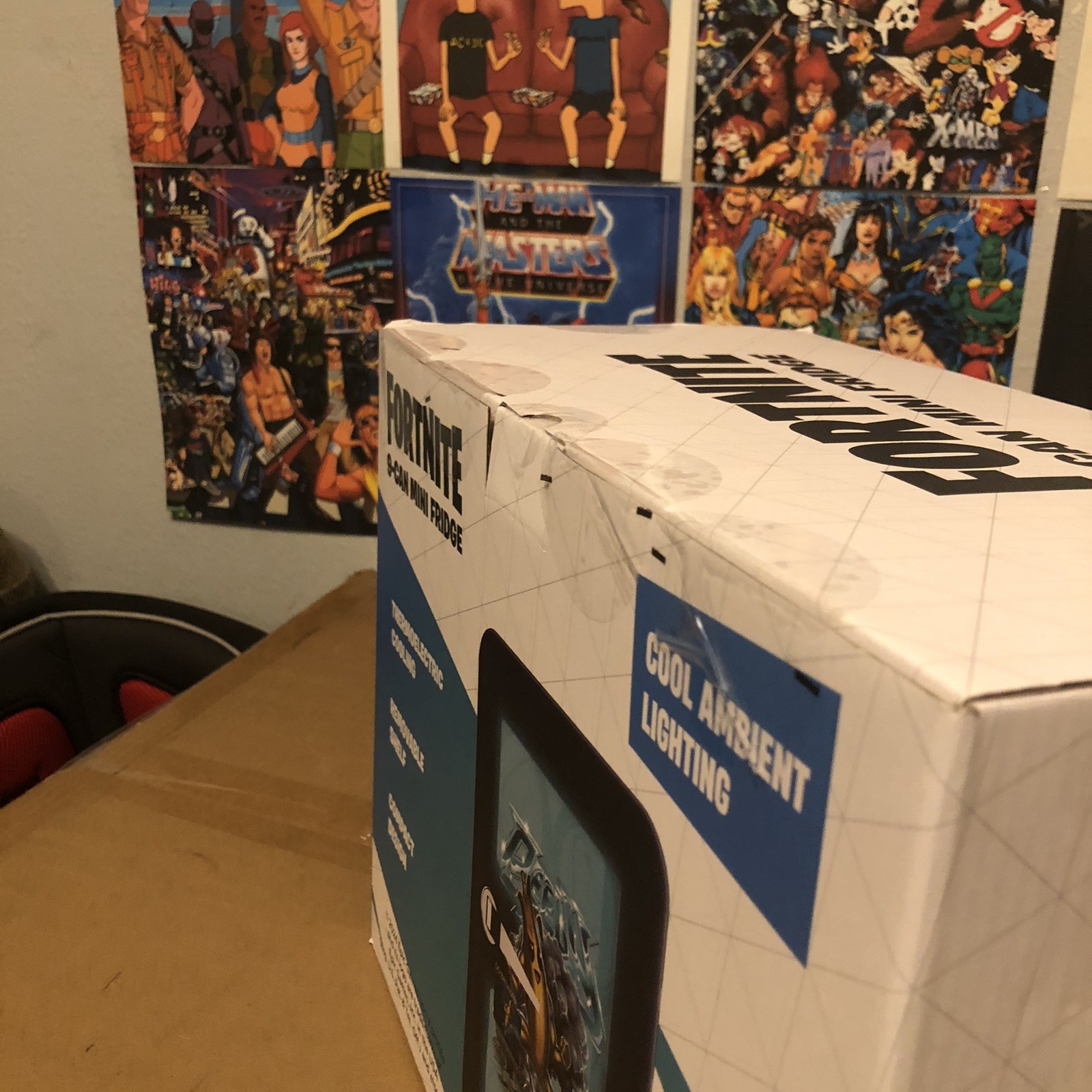 Fortnite 9-Can Mini Fridge Thermoelectric Cooling, Collector Edition, Peely