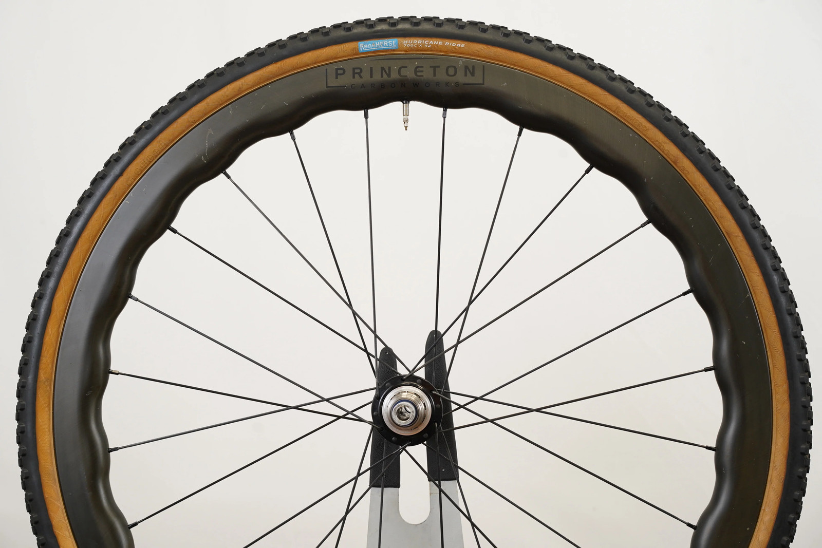 Princeton CarbonWorks Grit 4540 White Industries CLD Tubeless Carbon Disc