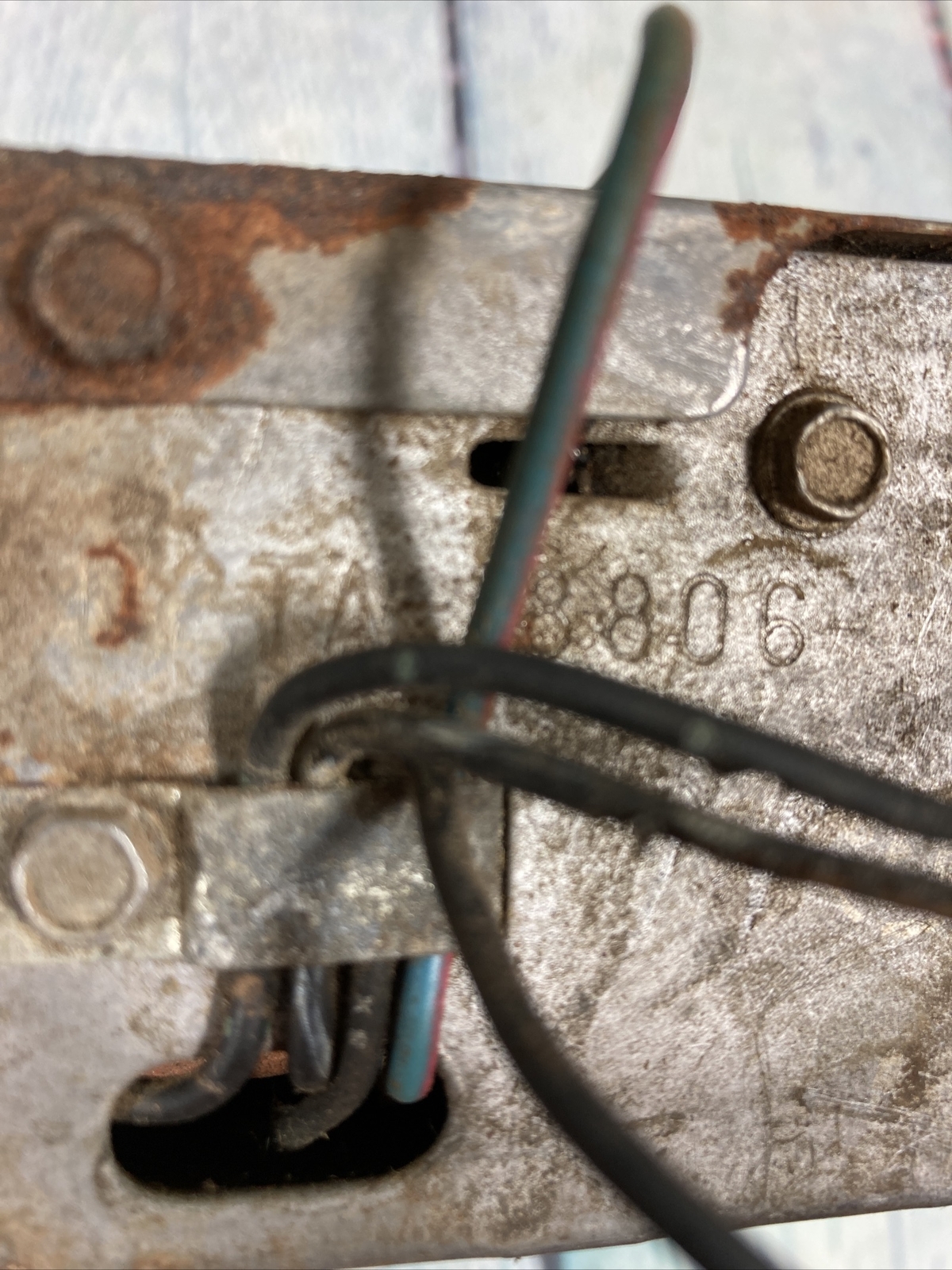 Vtg FORD Philco Car Radio AM Push Button D2TA-18806 Untested for Parts Repairs