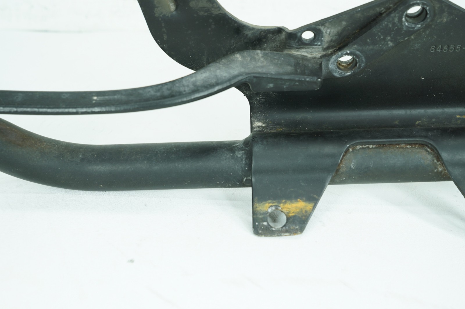 2005 Harley Sportster XL883 OEM Exhaust Muffler Interconnect Bracket Support Bar