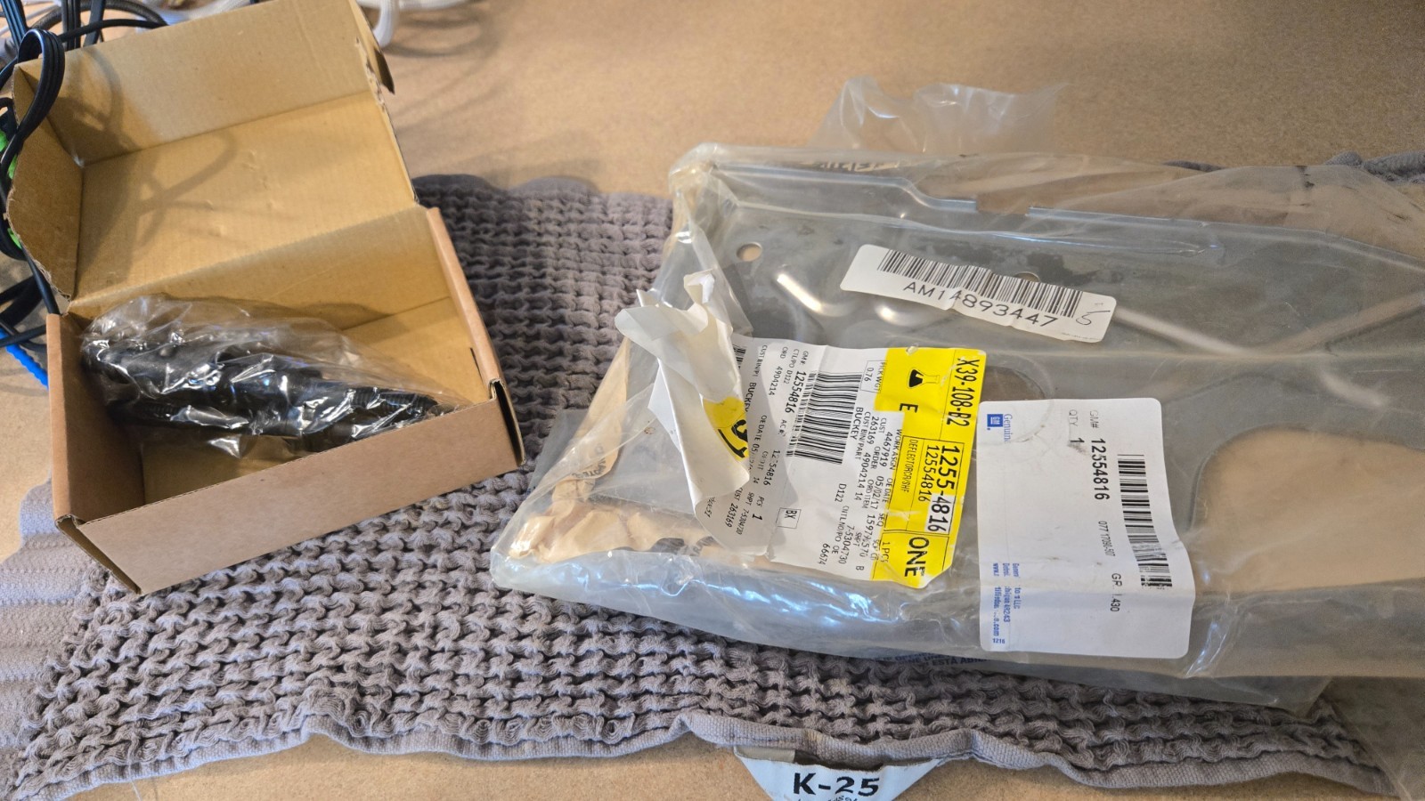 NOS Chevrolet SBC Windage Tray and EQ Main Stud Kit (5 PCS)