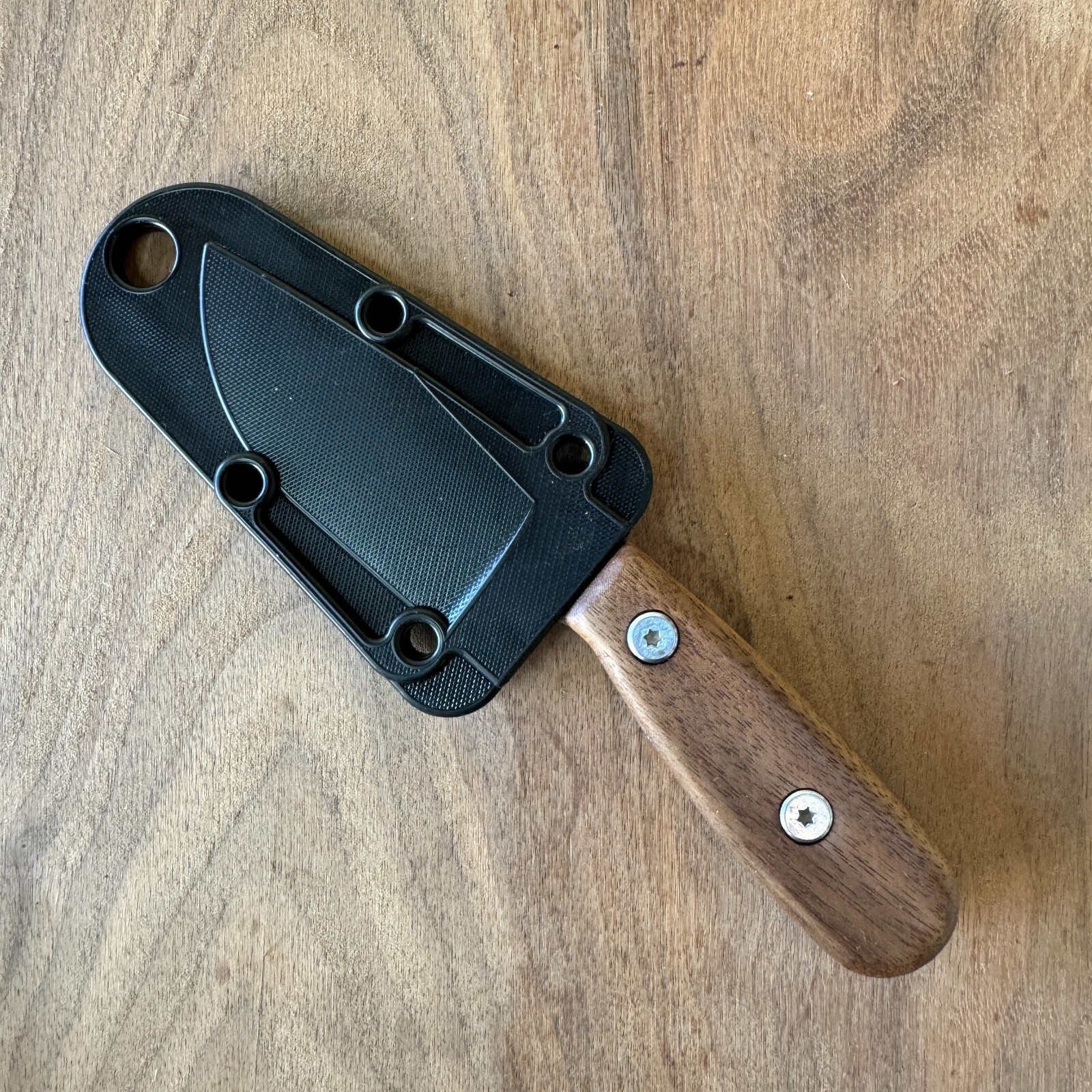 Scales for ESEE Izula extended walnut (w/Hardware)
