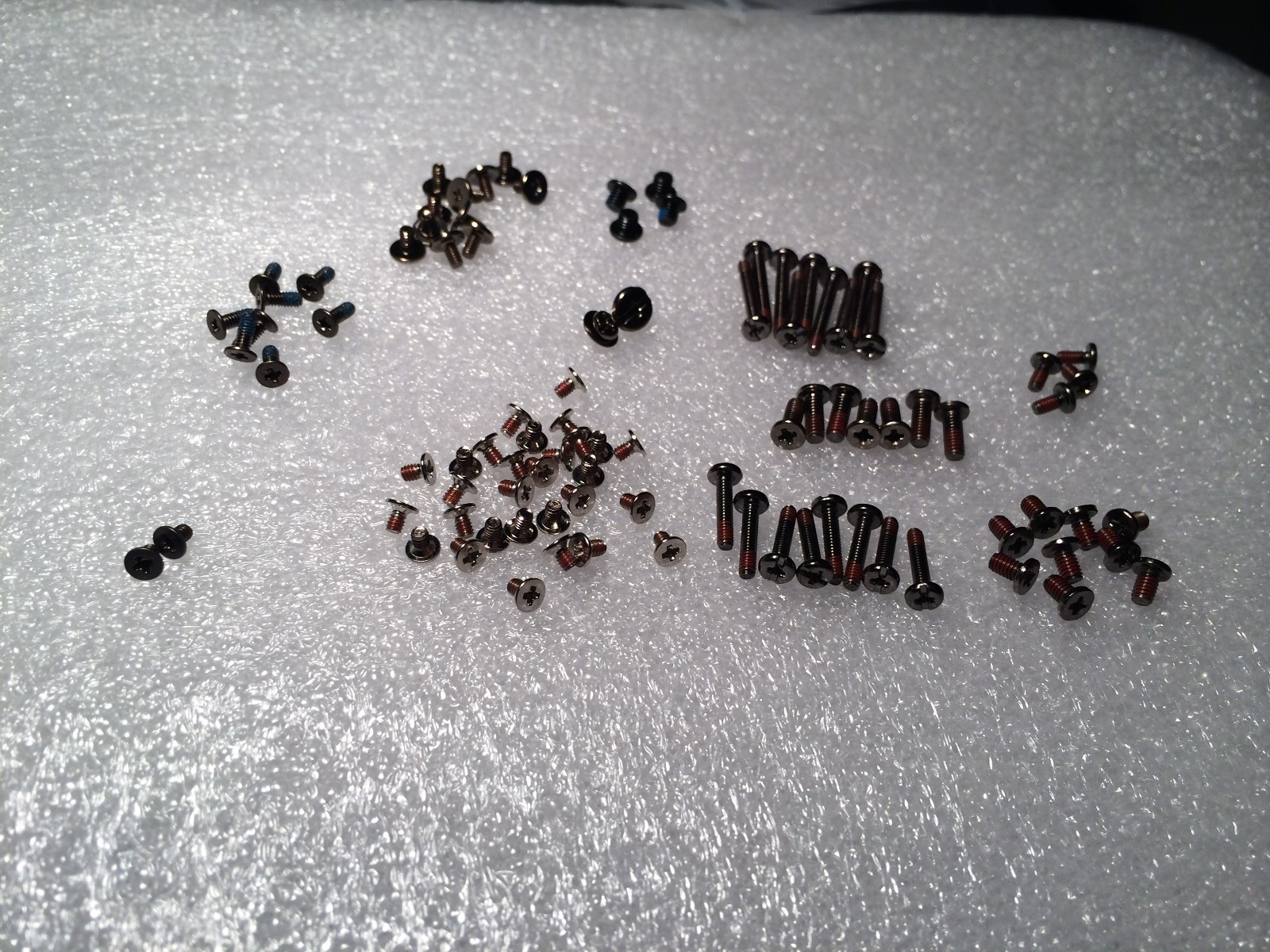 IBM Lenovo thinkpad T61 complete screws set for one Laptop assembly.