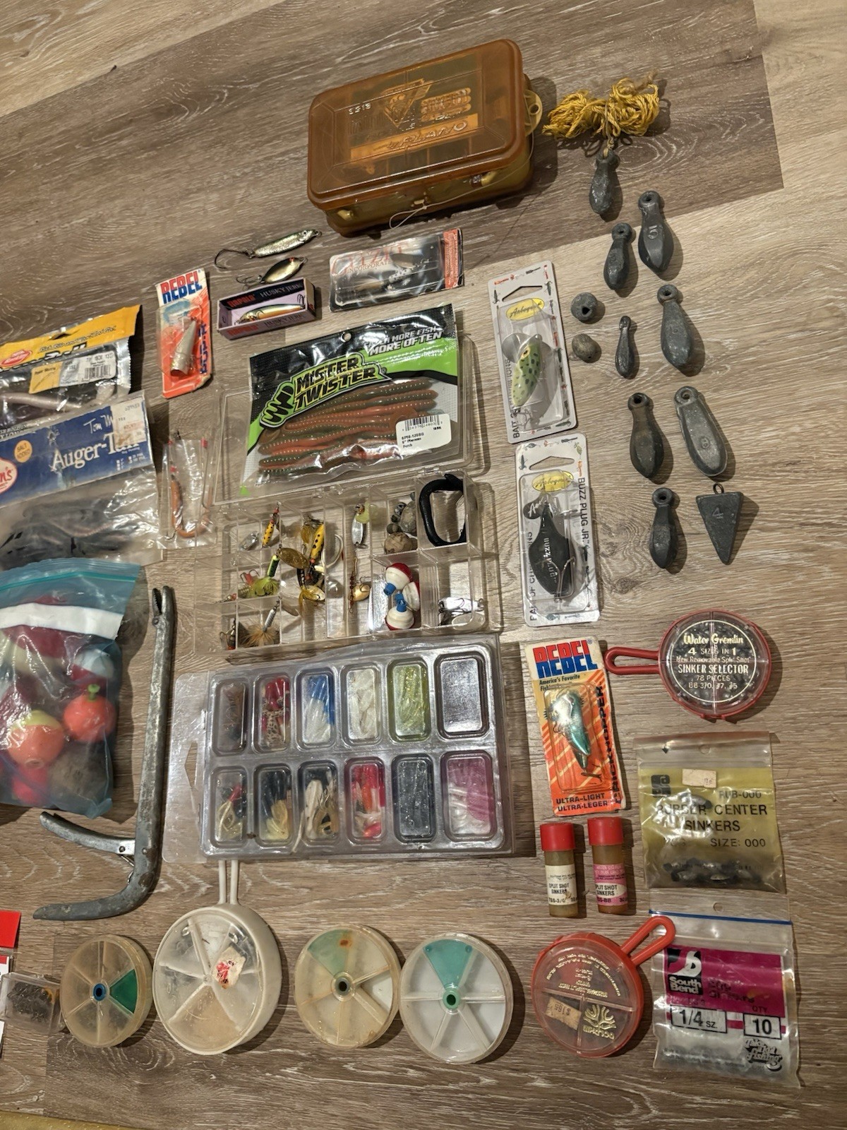 Fishing Bundle: Lures, Sinkers, Hooks, Bobbers, Tackle Box & Misc - Fast Ship!