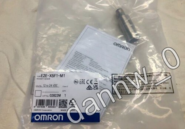 New in Box Omron E2E-X5F1-M1 Proximity Switch #