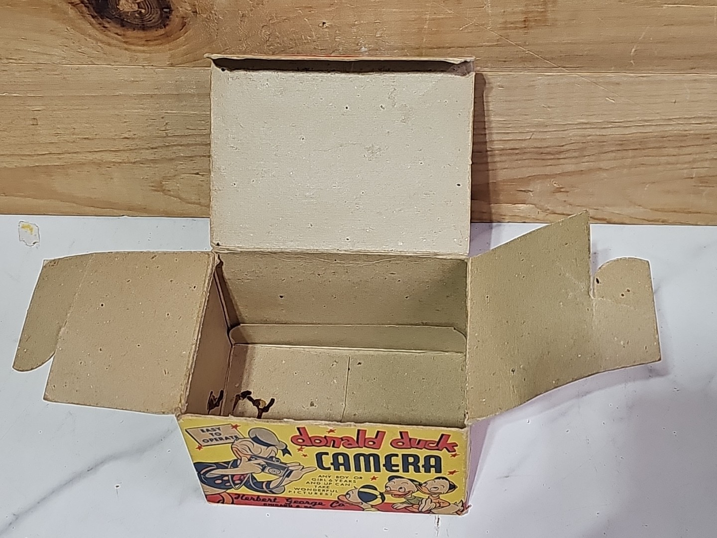 Vtg BOX ONLY for Donald Duck Childrens Camera Herbert George Co. Great Graphics