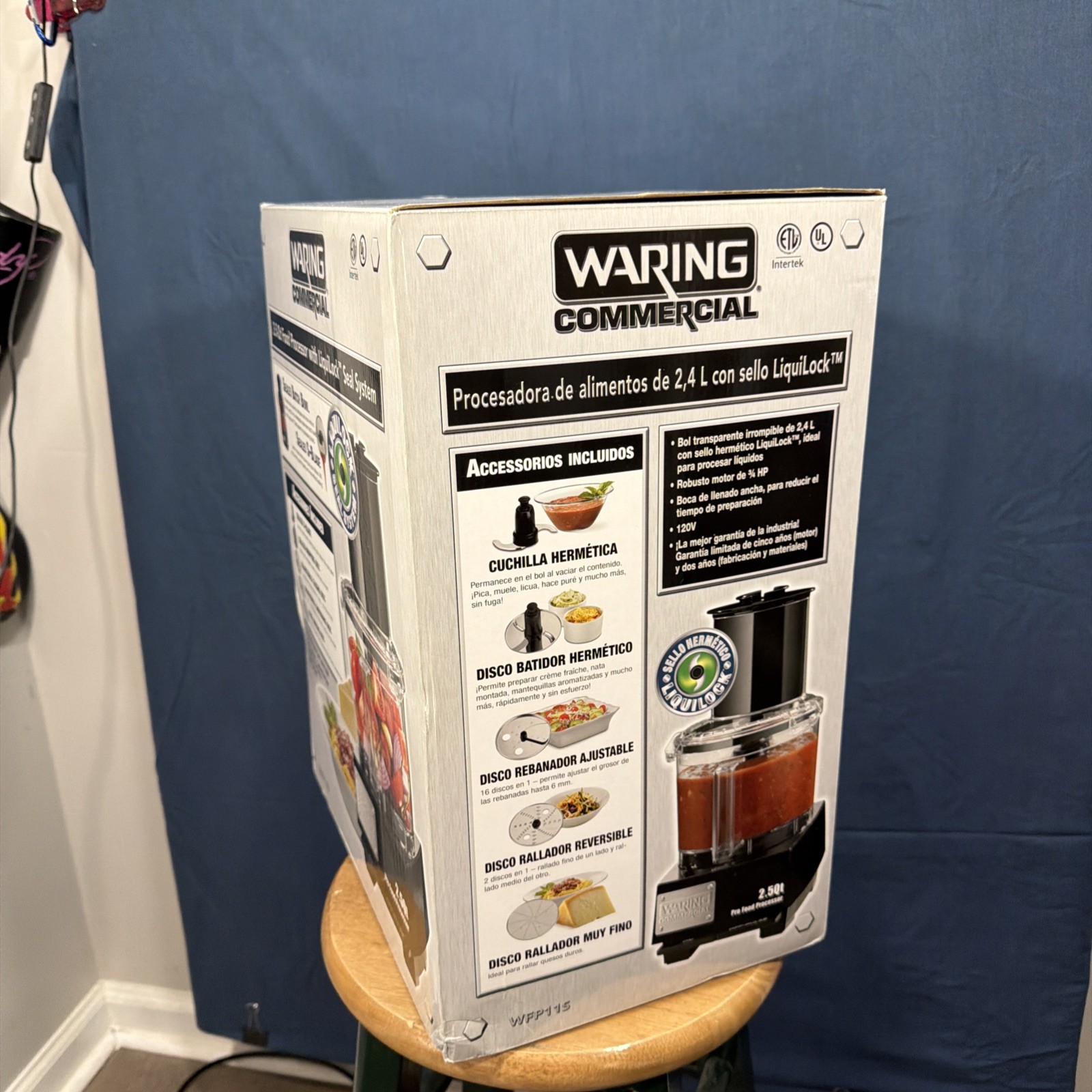 Waring WFP11S 2 1/2 qt 3/4 HP Continuous Feed Food Processor