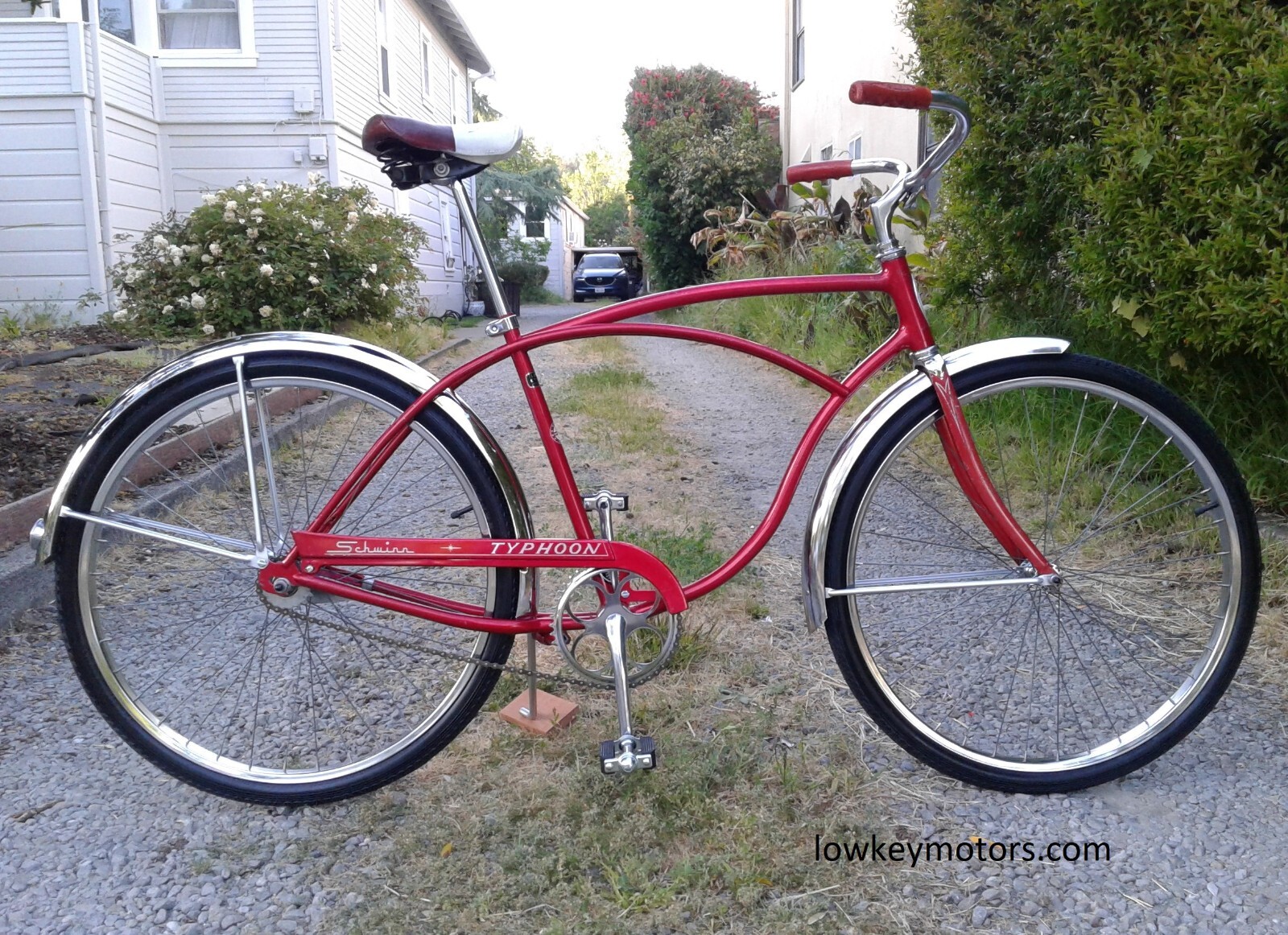 NEW SCHWINN HARDWARE KIT screws nuts frame chainguard fender fork rack DX B6