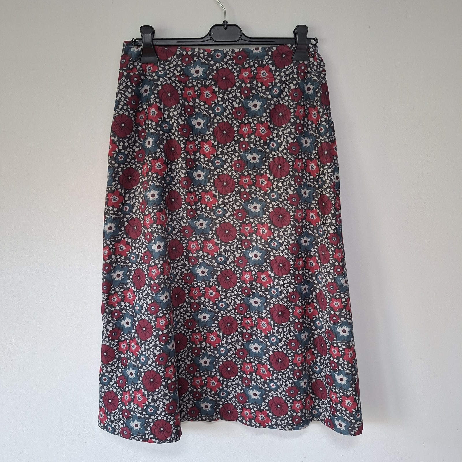 Seasalt Cornwall White Sands ladies Needlecord Skirt Size 10 Vgc Pink/teal/Grey