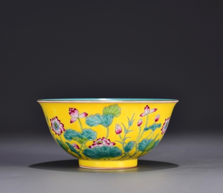 5.9'' Qianlong Marked Enamel Colour Porcelain lotus flower pattern Bowl Bowls