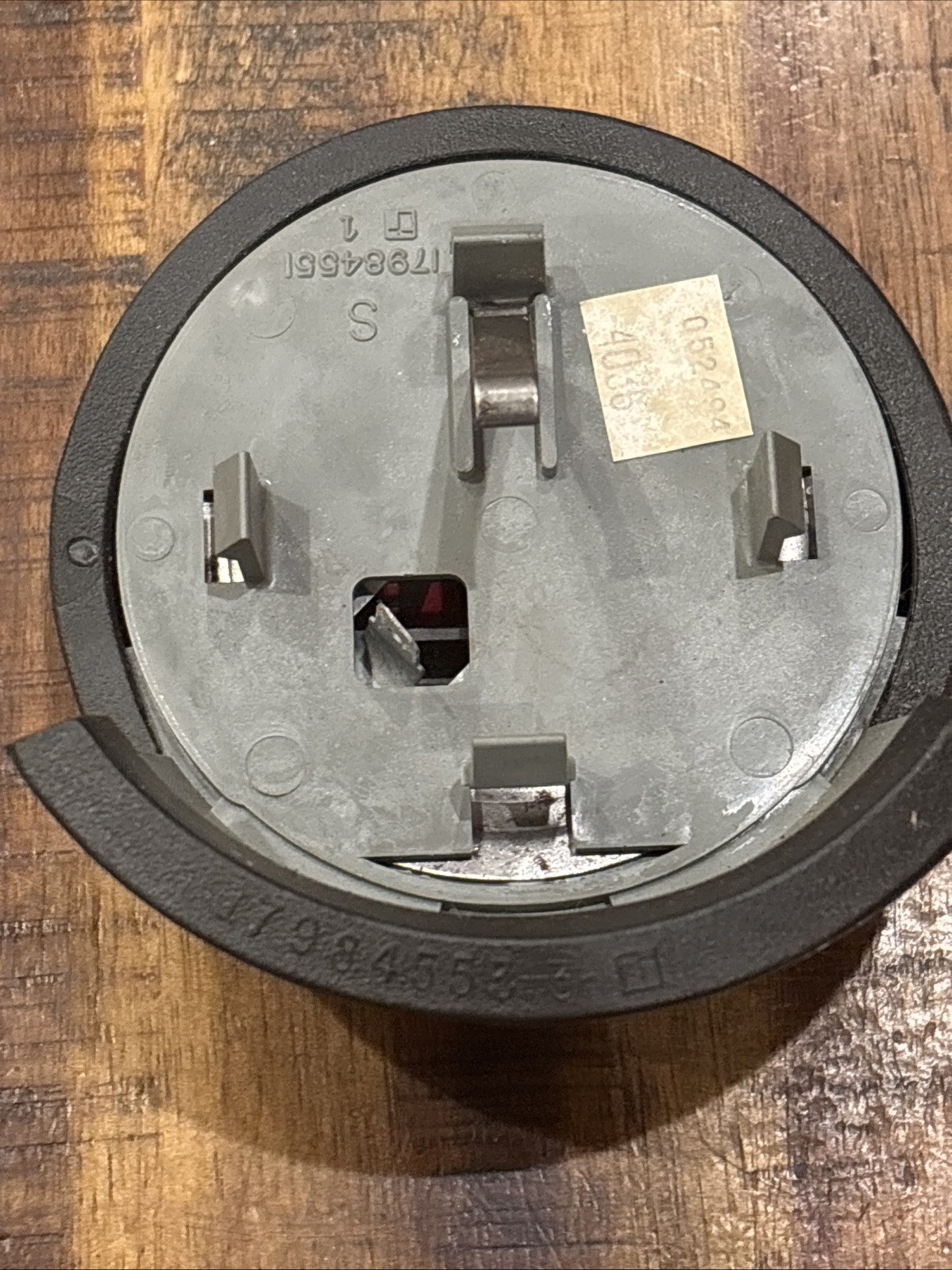 OEM 1988-1994 Chevy Silverado Suburban Sierra Blazer Horn Cap Complete