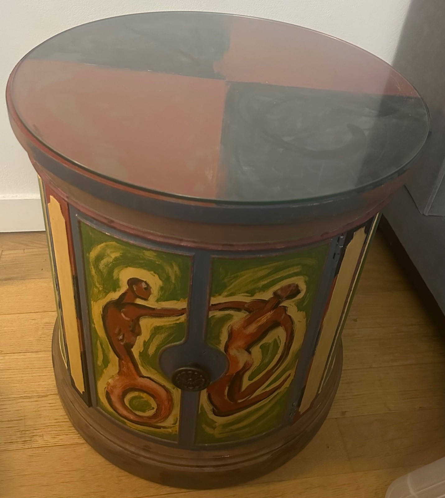 Set of 2 bedside tables. One is painted. Very good condition. (can sell 1 table)