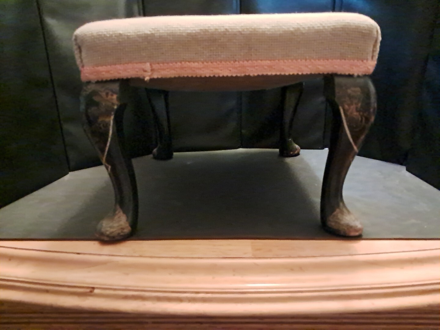 VINTAGE NEEDLEPOINT FLORAL DESIGN TOP WITH HAND PAINTED LEGS FOOTSTOOL