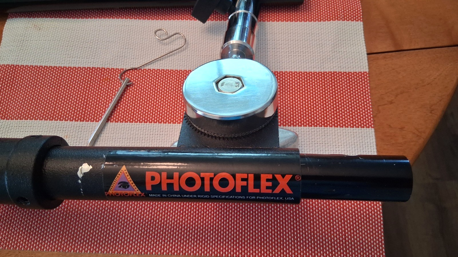 PhotoFlex Professional Boom Arm or Light Stand Extension - Looong - LOOK