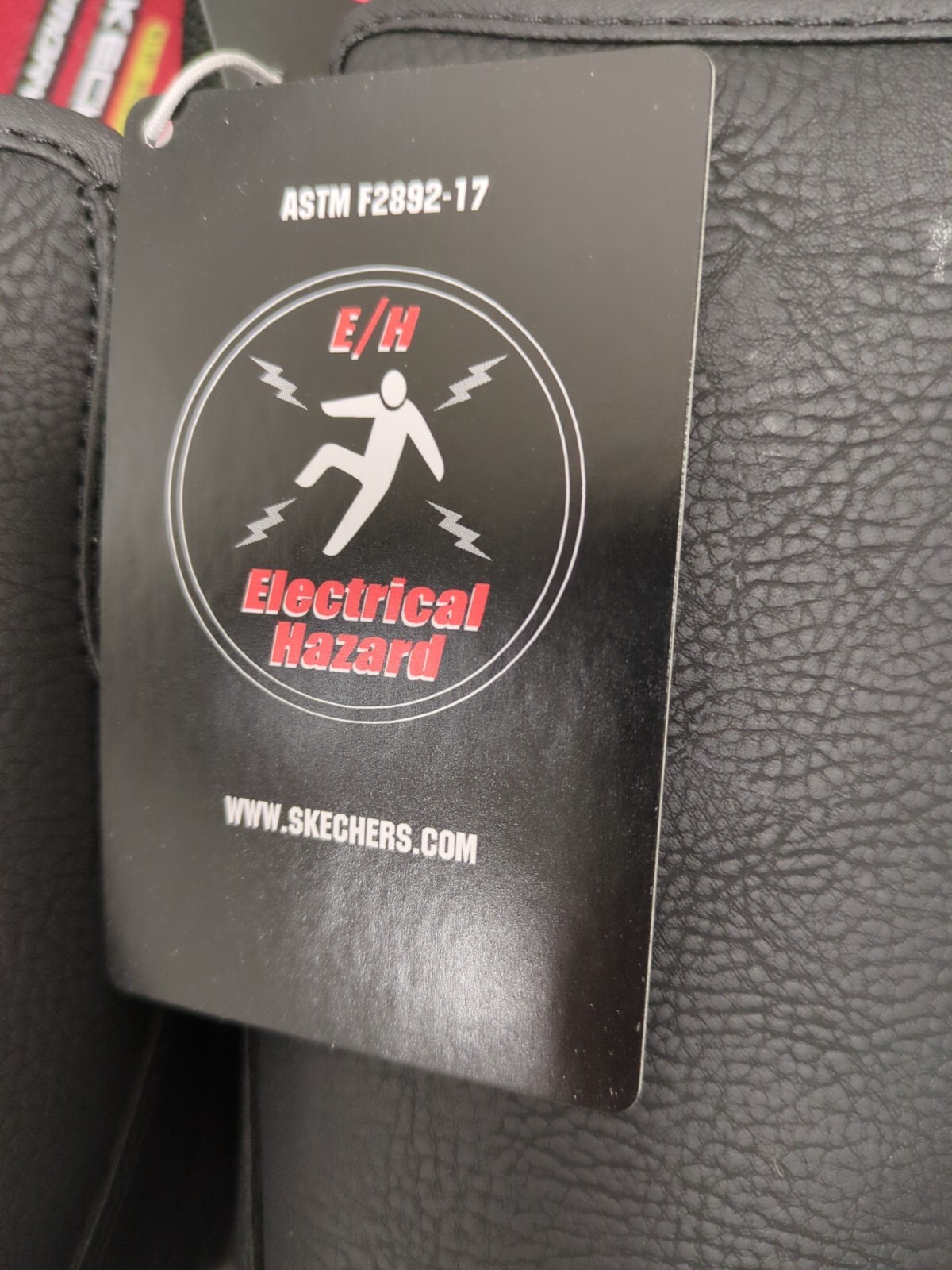 B5 Skechers Mens Size 11- Memory Foam Slip Resistant Work Shoes- Black