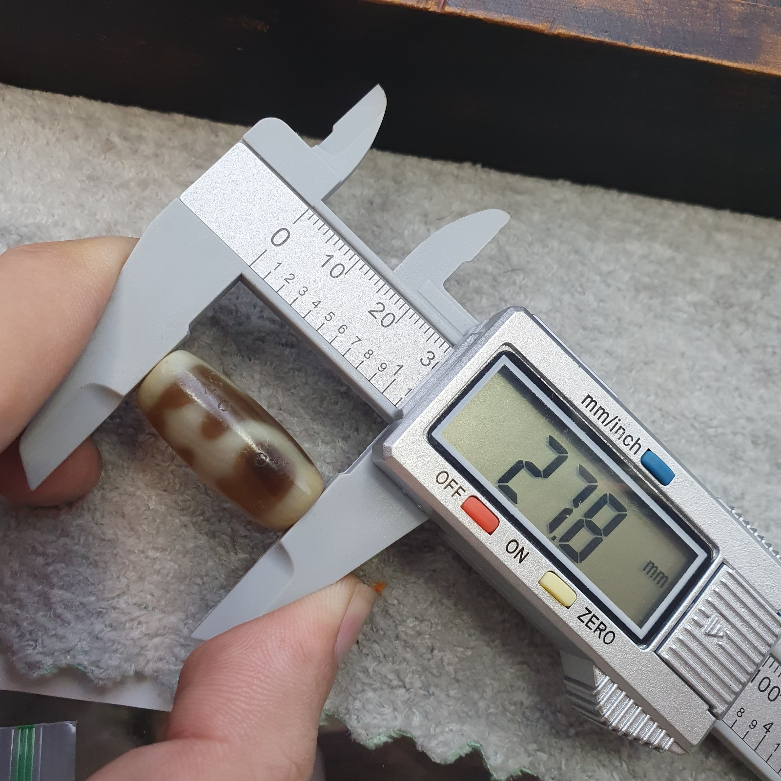 Old Tibetan Treasure Vase Eyes Pattern agate stone dzi bead amulet