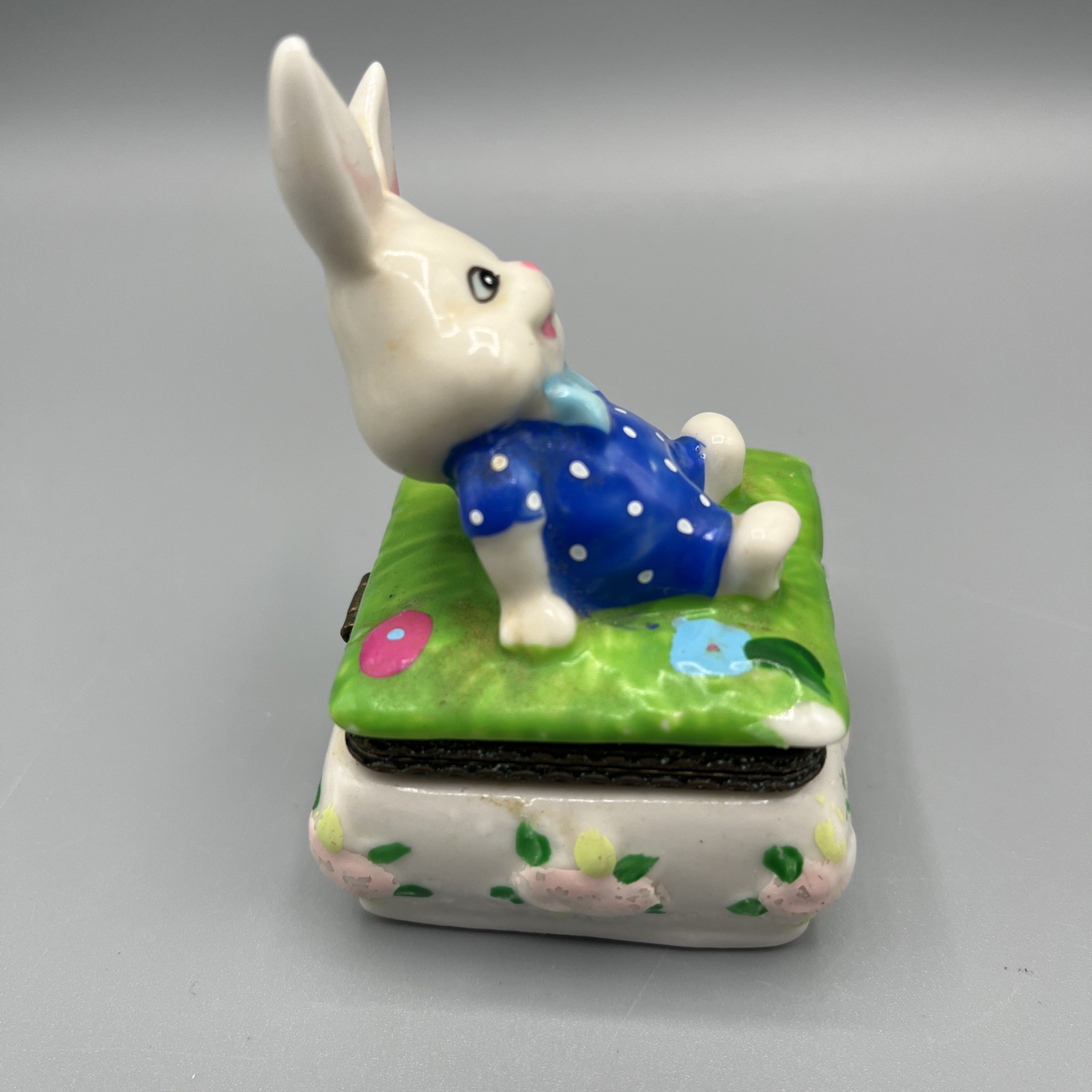 Trinket Box Porcelain Greenbrier Int'l Easter Bunny Rabbit - Discontinued
