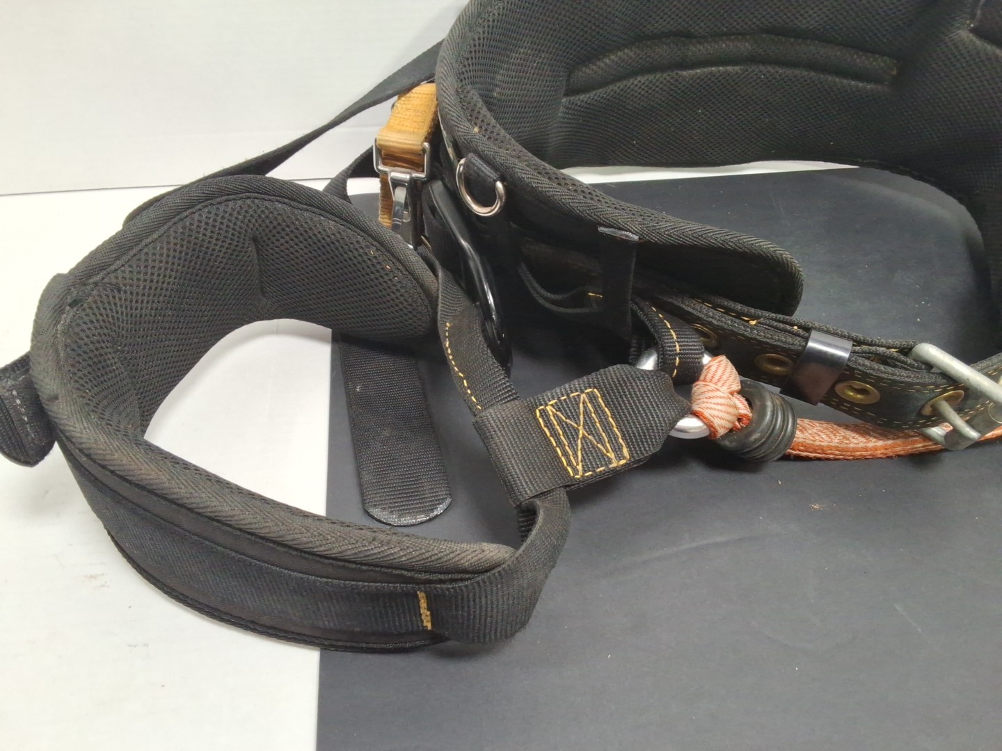 Weaver Cougar 1085 Saddle w/ Leg Straps, 2019 LARGE- USED