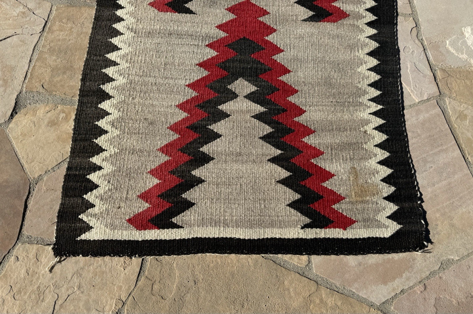 AUTHENTIC NAVAJO CABIN RUG c1920’s 60”X 32” XLNT NATIVE AMERICAN TIGHT WEAVING