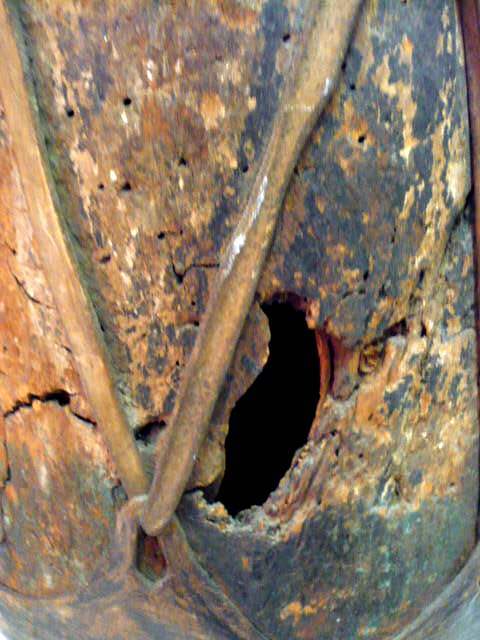 ANTIQUE AMERICAN SOUTHWESTERN NAVAJO OR PUEBLO INDIAN DRUM