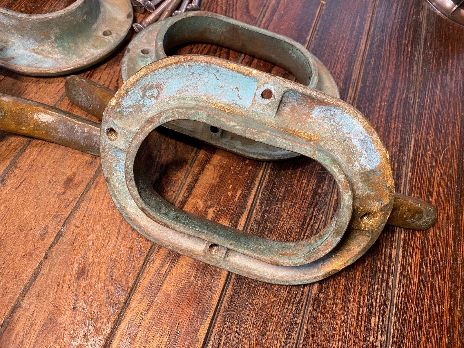 PAIR OF LARGE VINTAGE CAST BRONZE COMBINATION CLEAT/HAWSE HOLES 13" NICE PATINA!