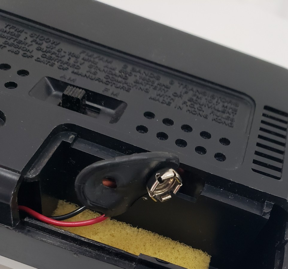 Vintage Sony radio TFM6100W NOT tested with original box Am/Fm