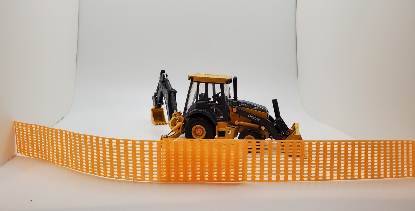 1/50 Scale Construction Fence 150 Feet *5 30' Sections* in Orange