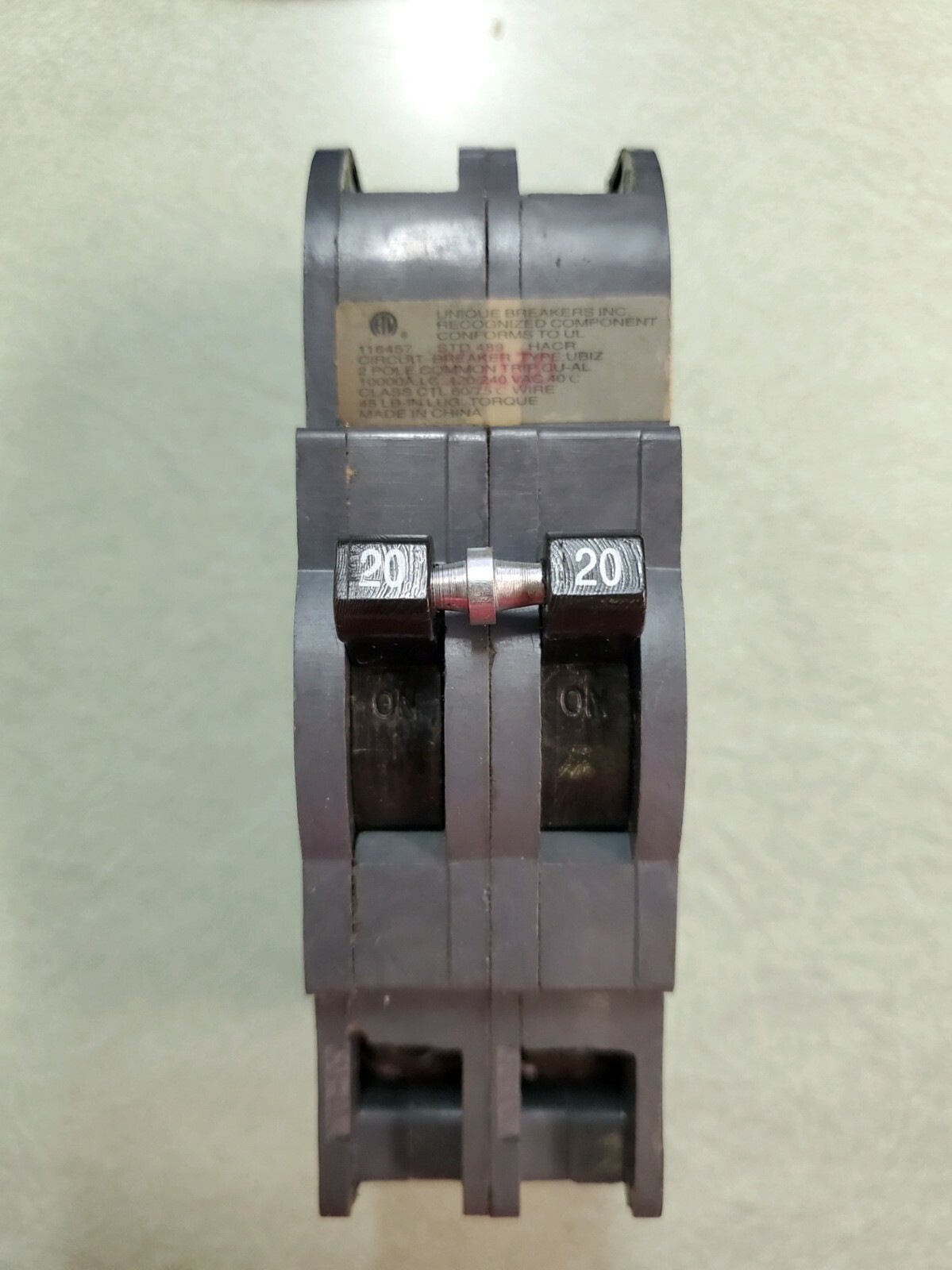 UBIZ- 220 QC2020 BREAKER