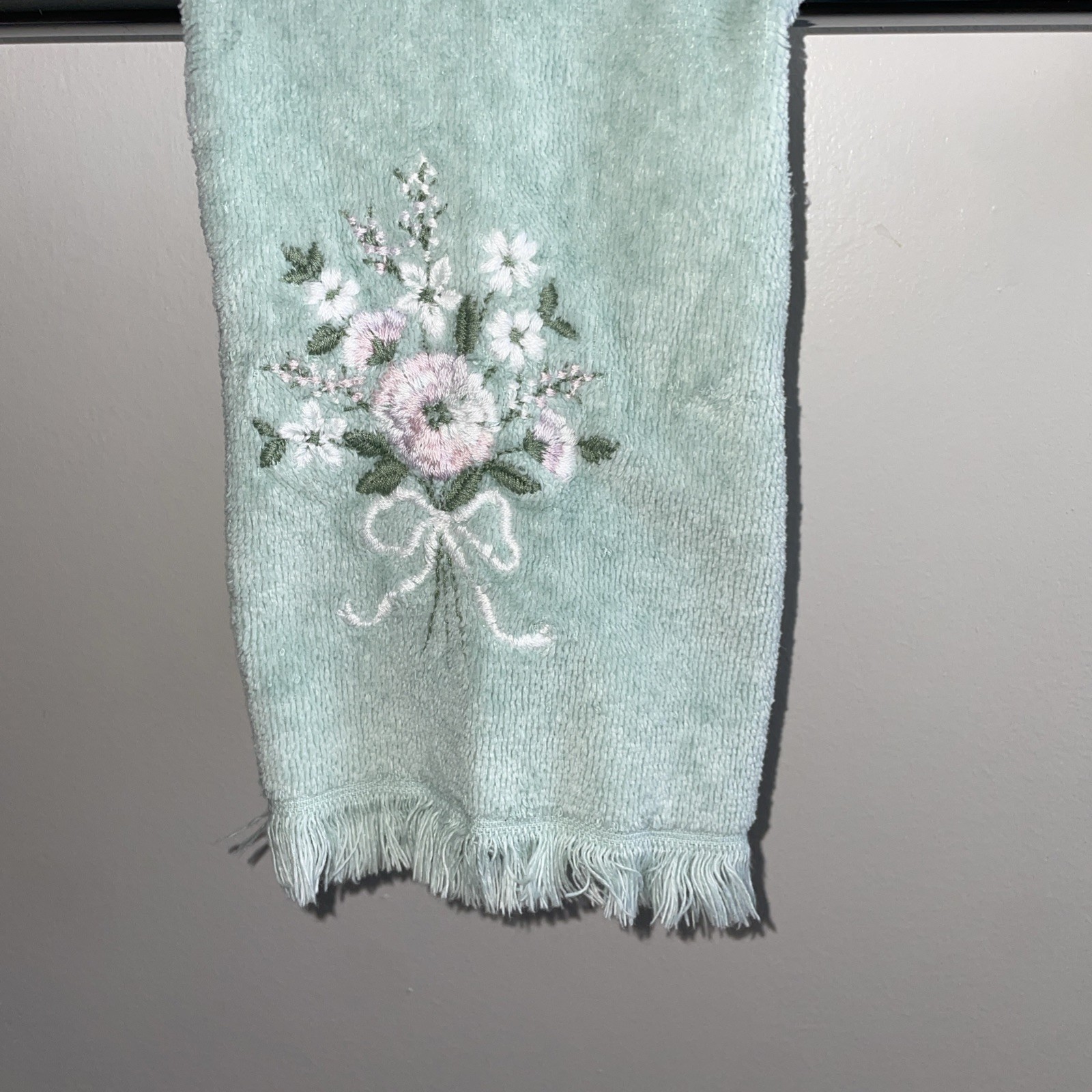 The Avanti Look Light Green 3 Piece 100% Cotton Towel Set