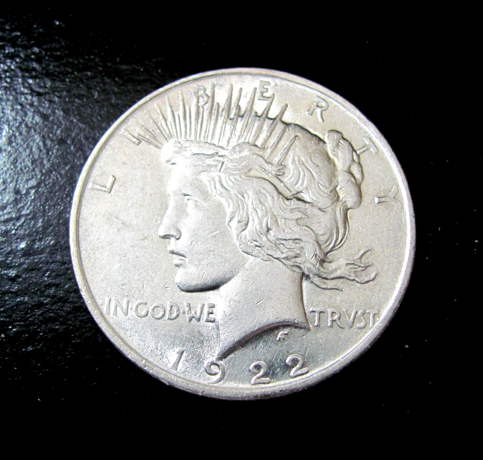 1922 PEACE SILVER DOLLAR - AU - 90% SILVER
