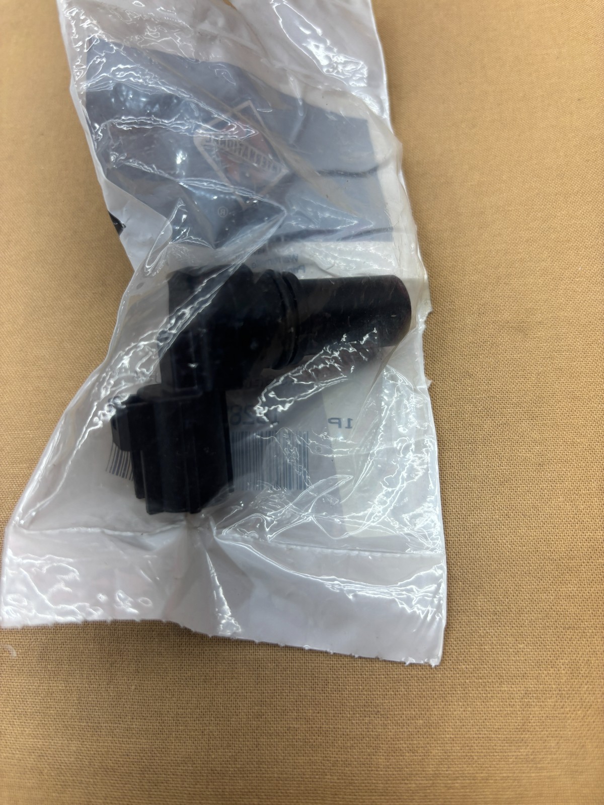 Genuine International 1828345C91 Camshaft Crankshaft Position Sensor