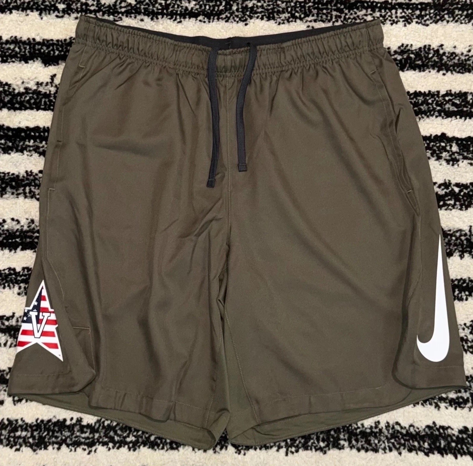 Nike Vanderbilt Commodores Vandy Boys Baseball Olive Team Issue Shorts Men’s XL