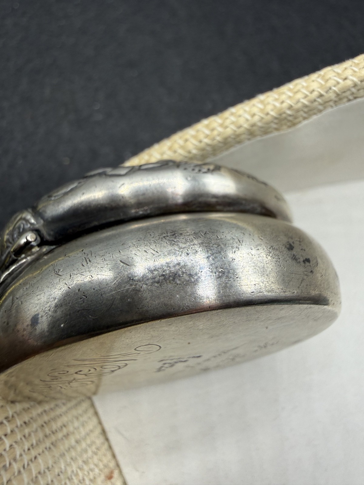 ANTIQUE STERLING SILVER FRANK SMITH ROUND DECORATIVE PILL TRINKET SNUFF BOX