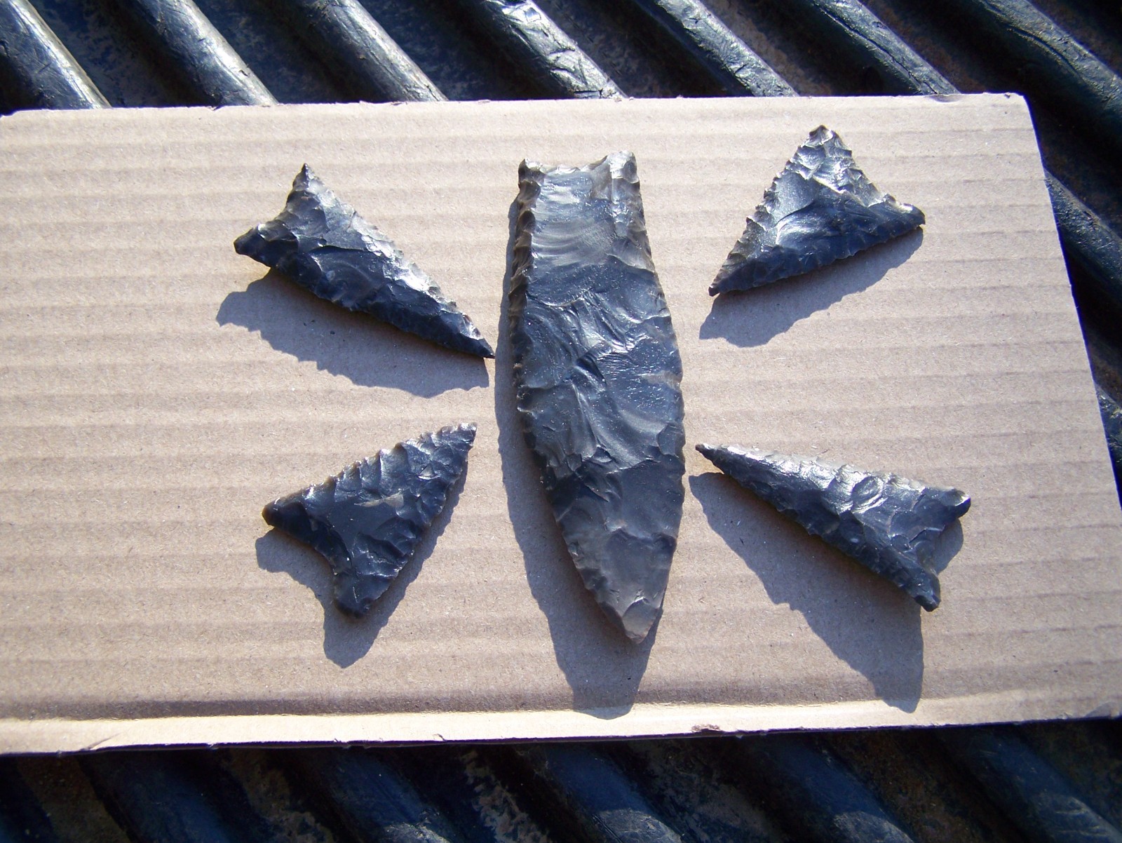 Here is a group of reproduction arrowheads! (Read listing)