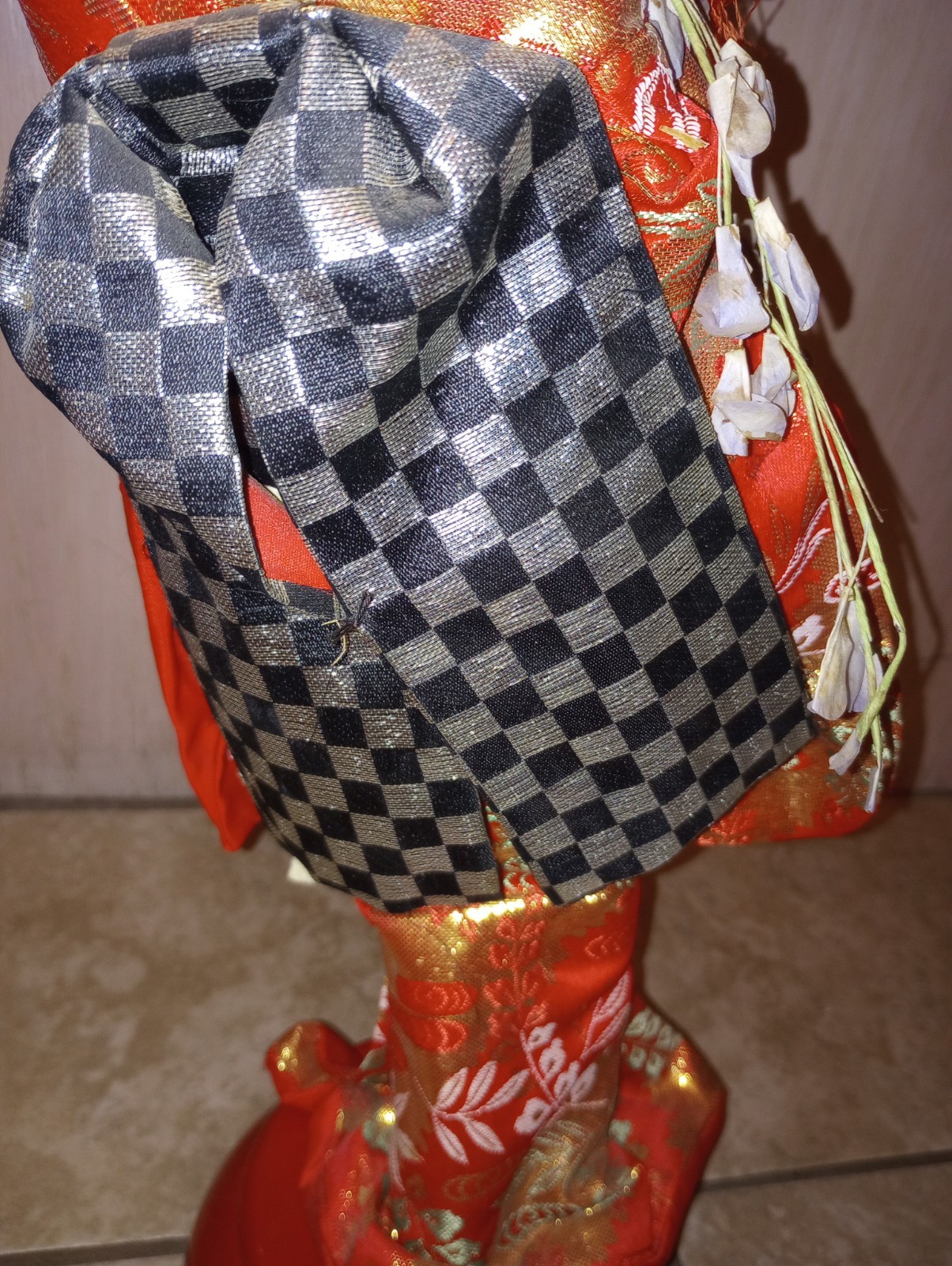 Vintage Nishi & Co. Japanese Geisha Musical Rotating Base