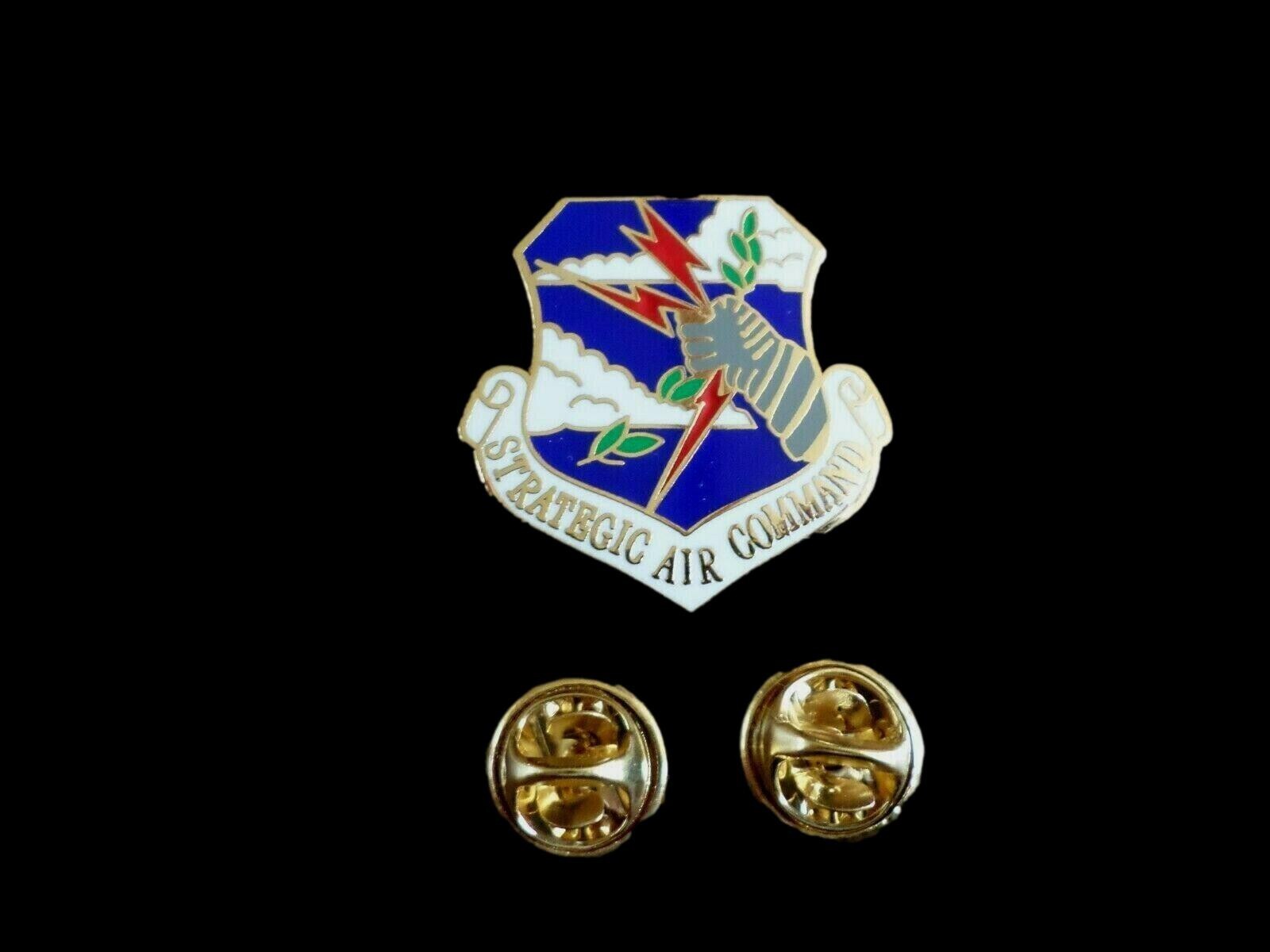 U.S MILITARY AIR FORCE SAC STRATEGIC AIR COMMAND HAT LAPEL PIN
