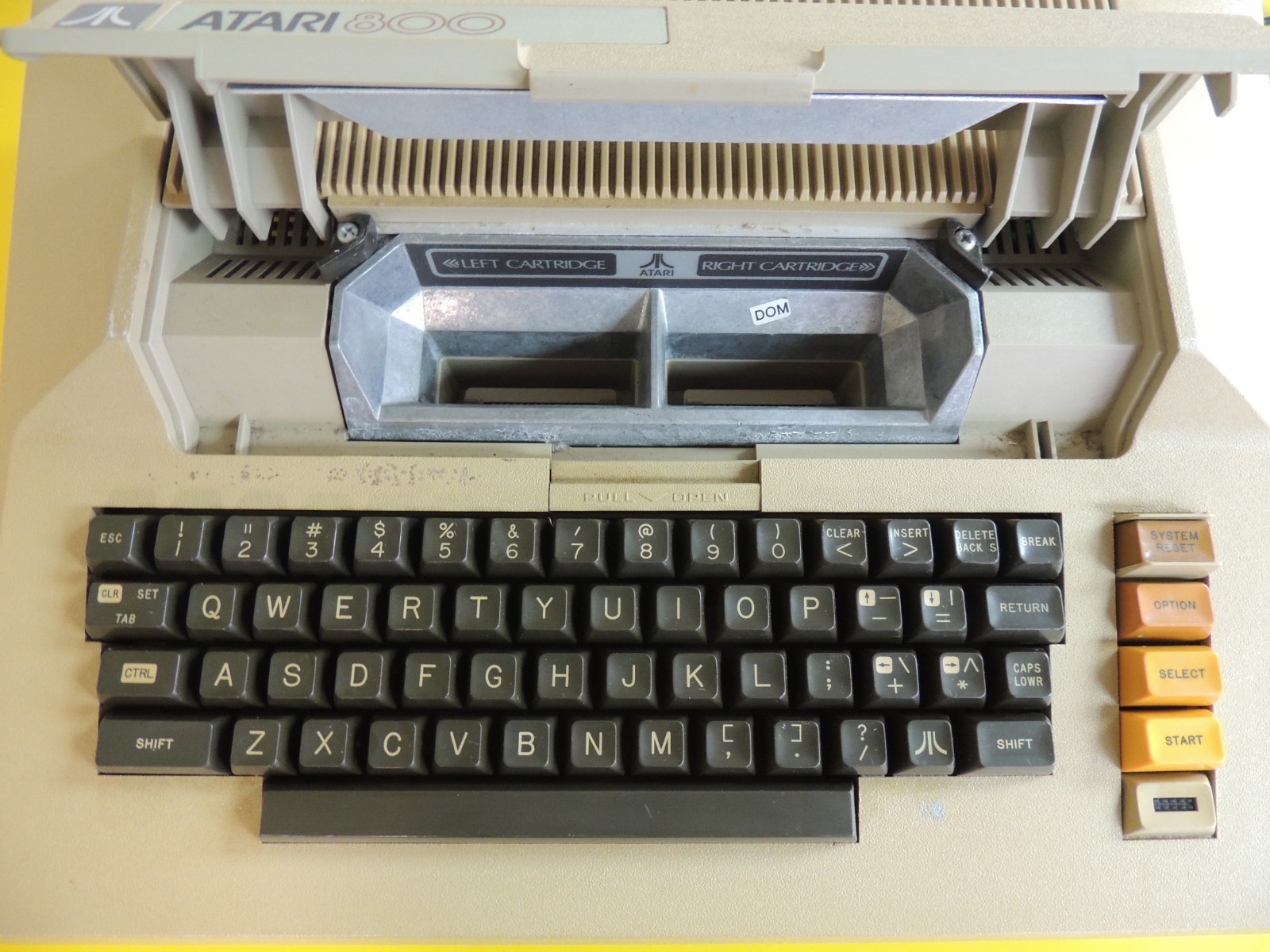Atari 800 Vintage Home Computer – For Parts or Repair – READ