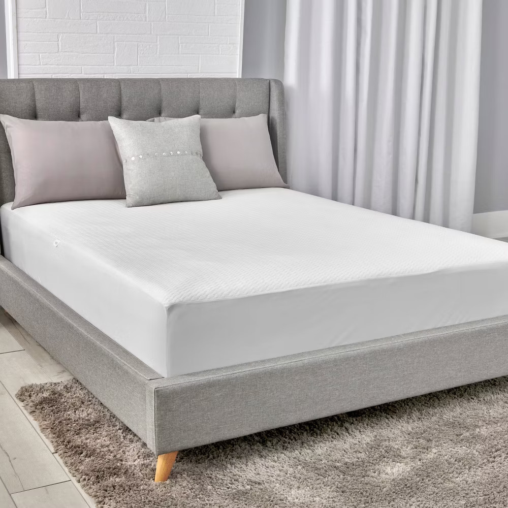 Allerease Mattress Protector Waterproof Temperature Balancing, King