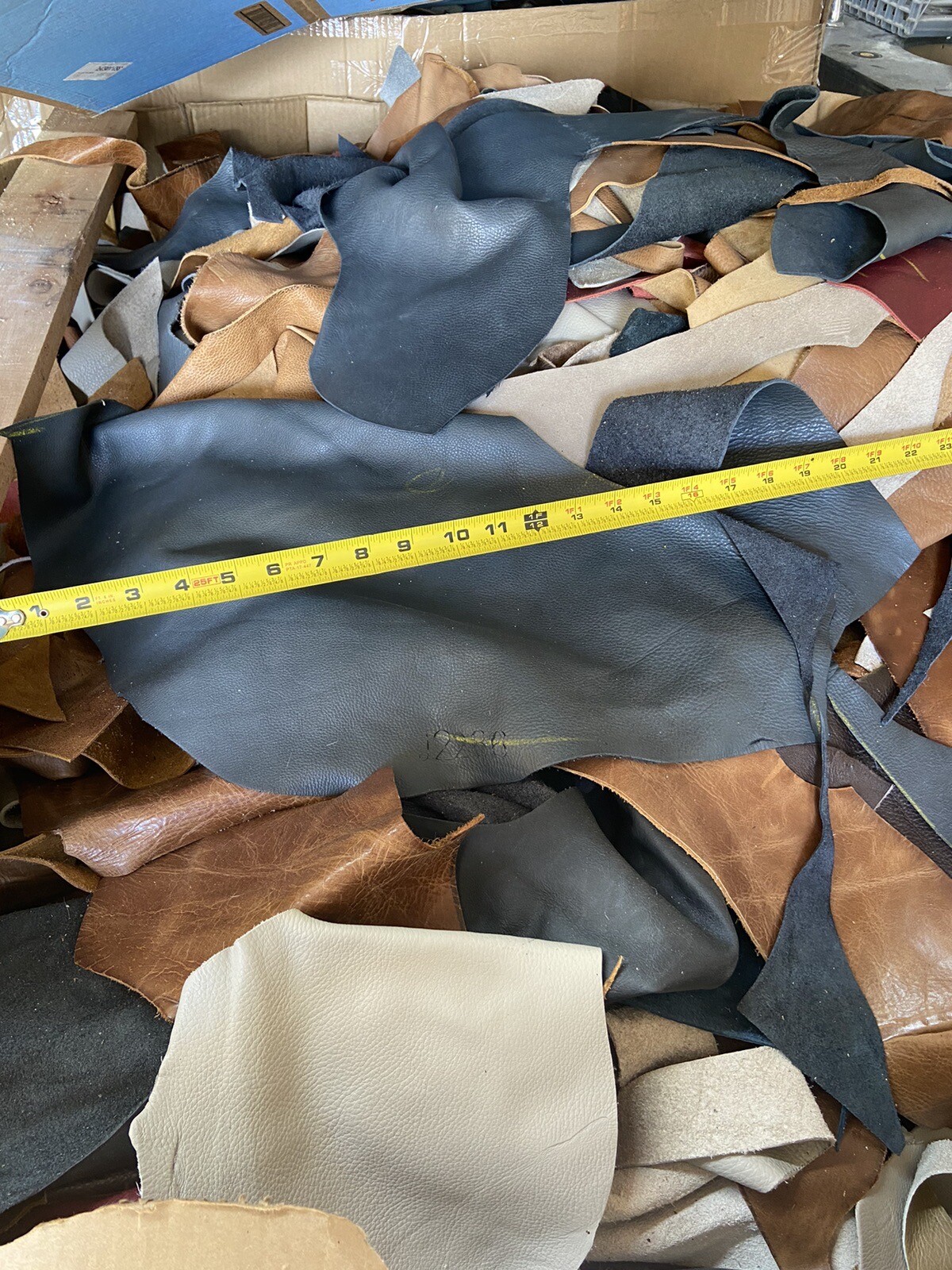 1 Pound Upholstery Leather Remnants/scrap Mixed Colors for Purses, Bags, Jewelry