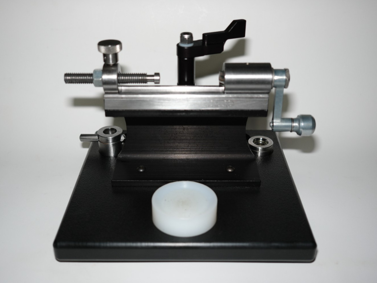 L.E. WILSON / Sinclair Premium Case Trimmer with Stand, 5 case Holders