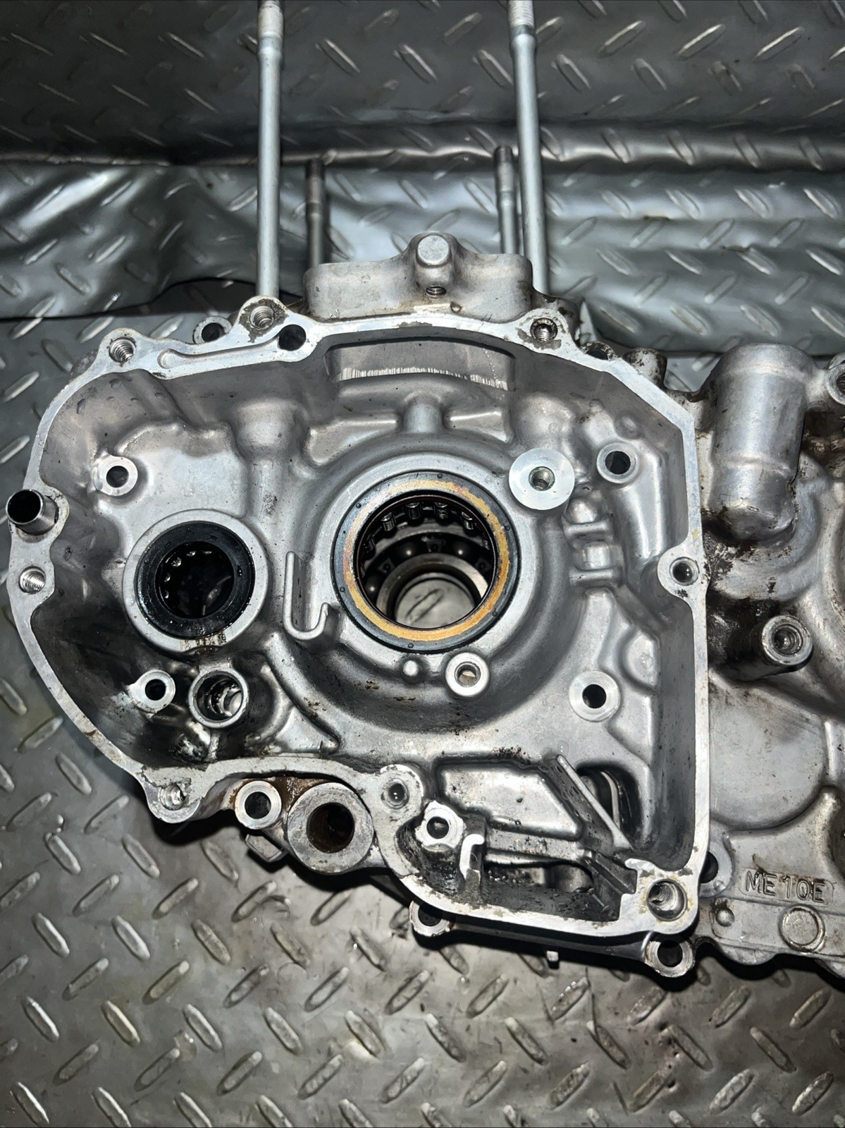 08-09 HONDA CRF250R CRF 250R OEM Left RIGHT CRANK CASE CRANKCASE Engine DAMAGED