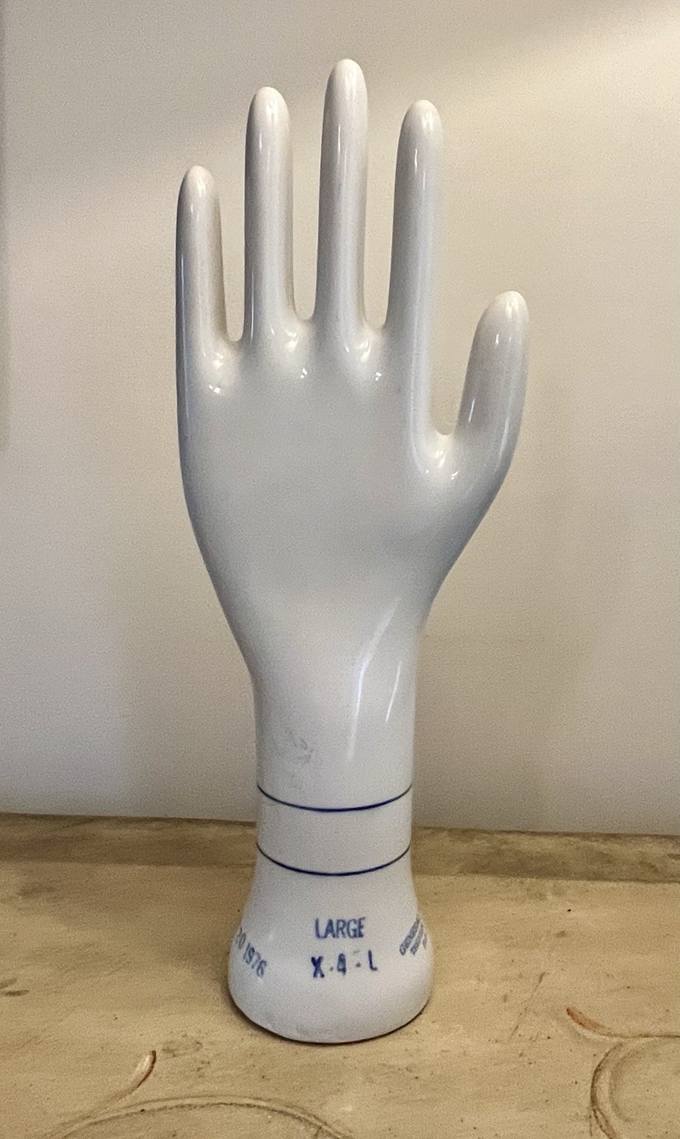 Vtg 1976 GENERAL PORCELAIN Commercial Large Hand Glove Mold Mannequin 14”Display