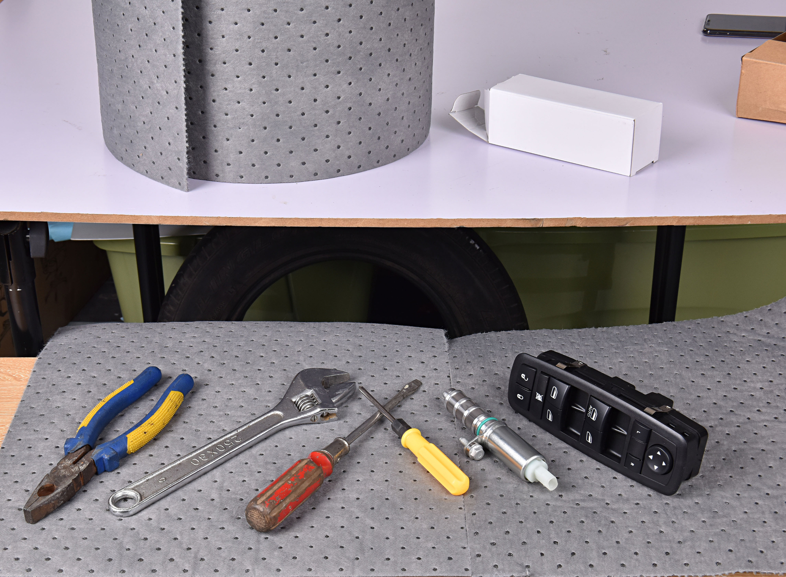 2pcs Aain LT010A Heavy Duty Oil Absorbent Pads, Oil Maintenance Mat Roll 150' L